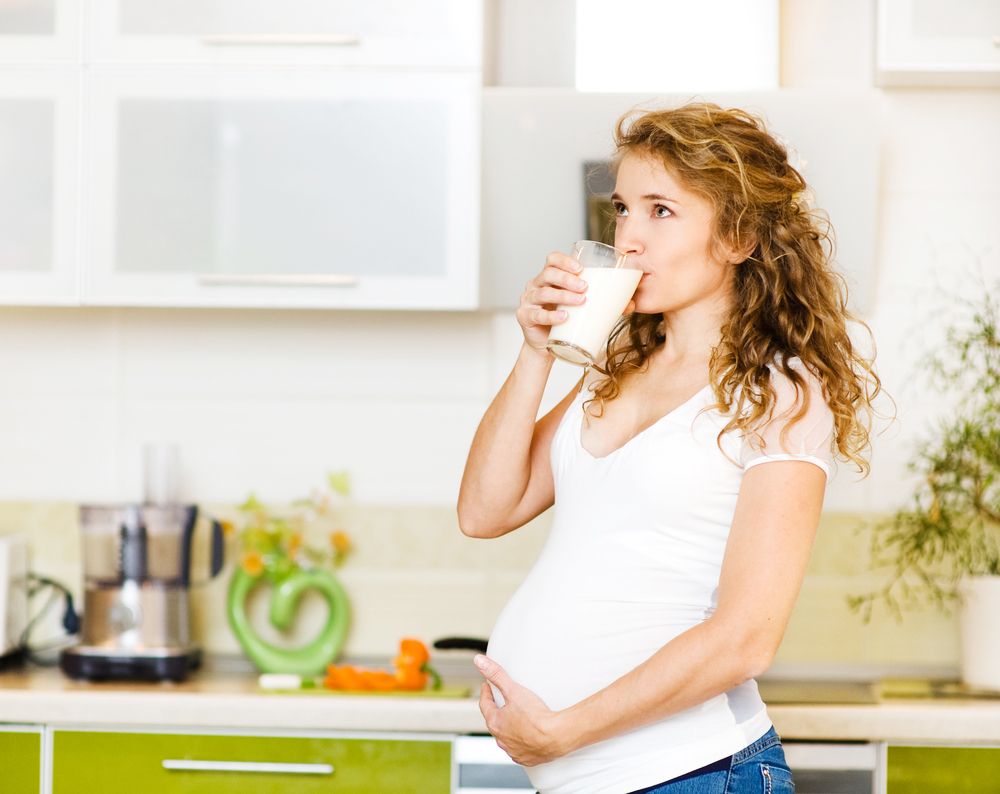Mẹ bầu nên uống sữa gì: Lời khuyên khi lựa chọn